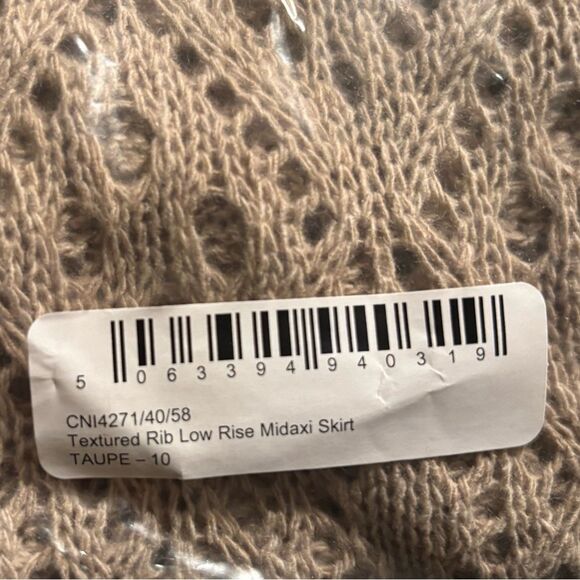 Prettylittlething Taupe Textured Rib Low Rise Midaxi Skirt Size UK 10 US 6 NEW - Picture 9 of 11